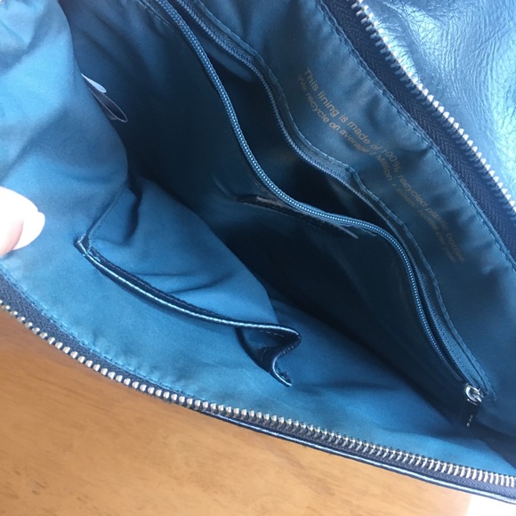 Matt & Nat Black shoulder and crossbody bag - Picture 4 of 5